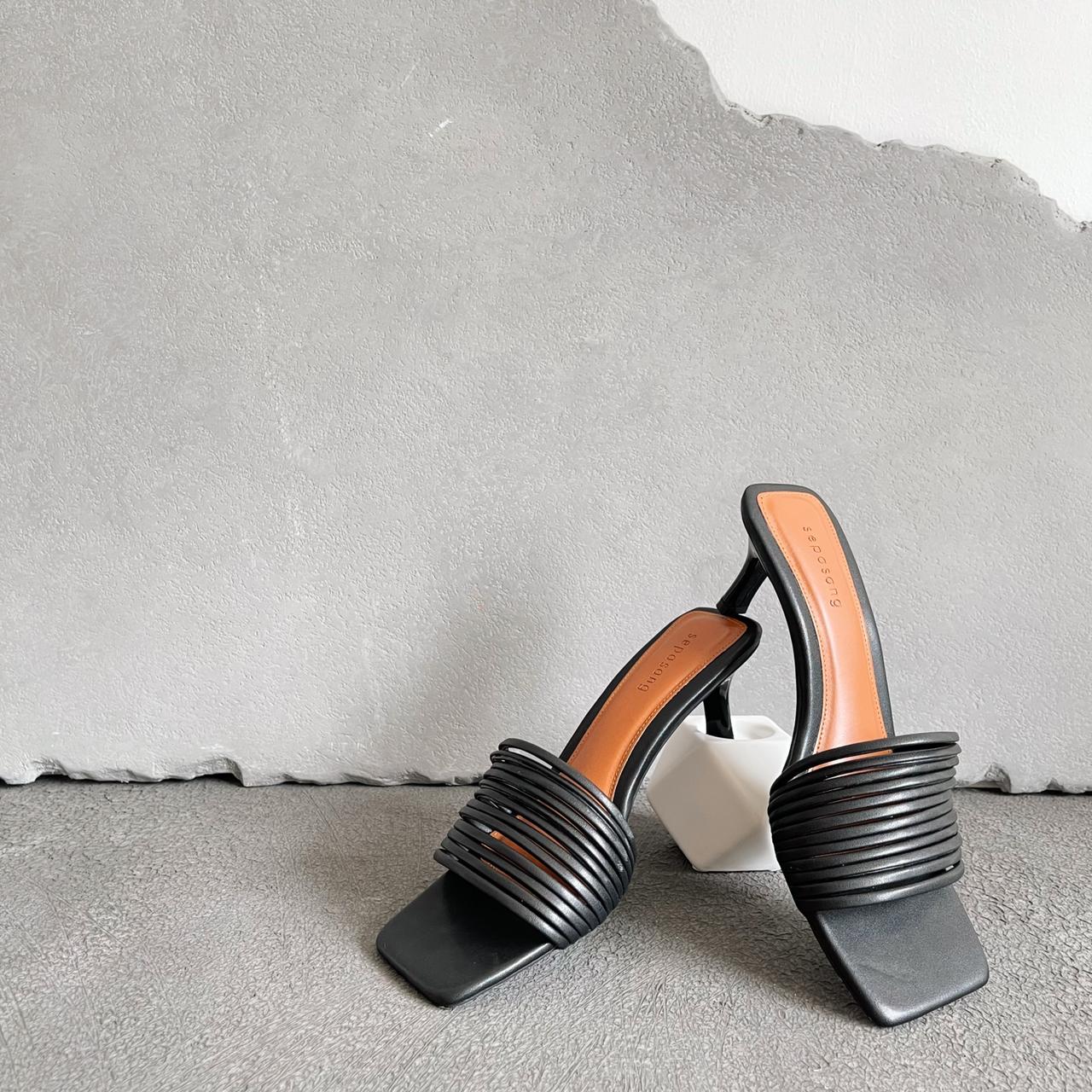 Leona Heels